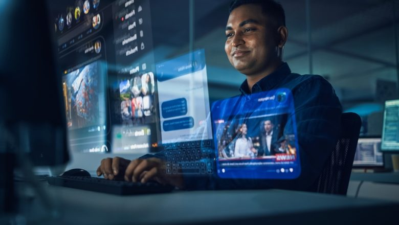 How do football commentators know players names so fast? - Ảnh 3