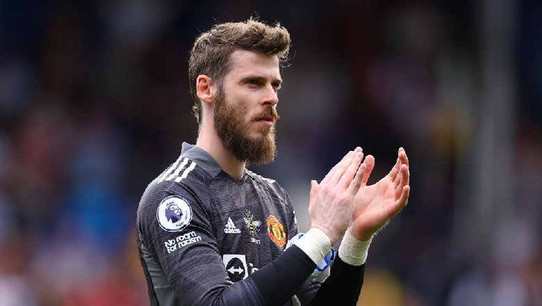 Top 5 footballers with bad eyesight who still dominated the match - Ảnh 2